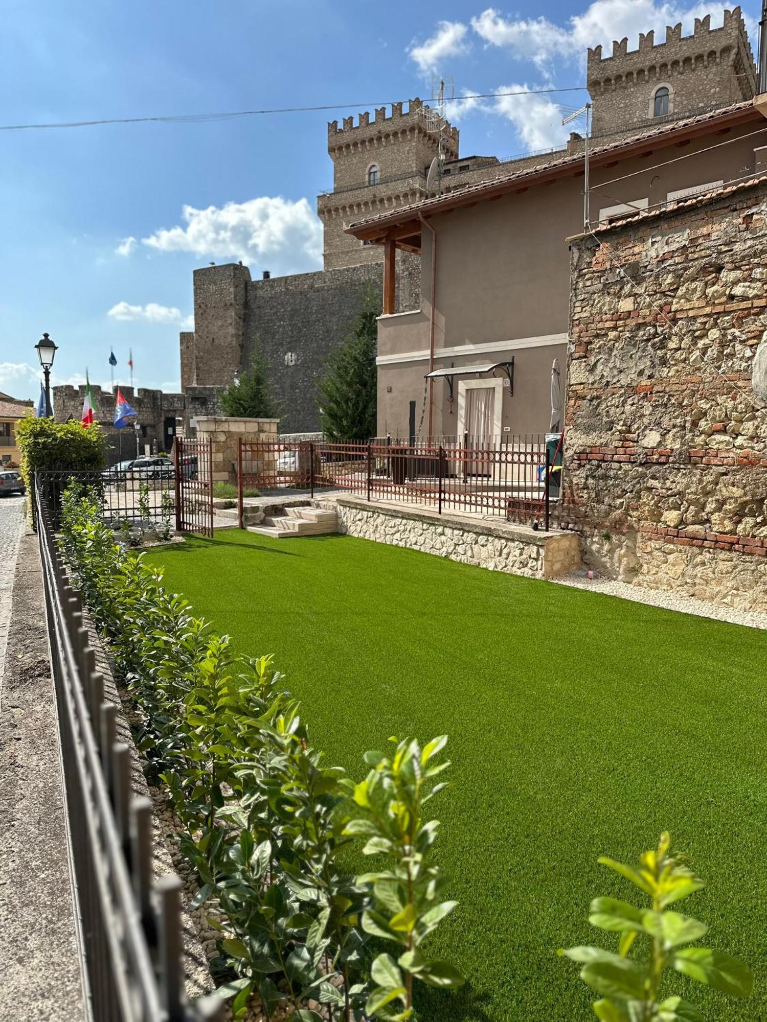 Il Bijoux Apartment Celano Bagian luar foto